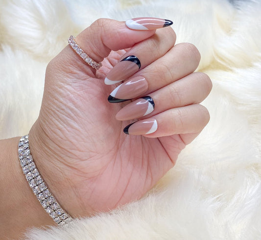 "B&W" press on nails