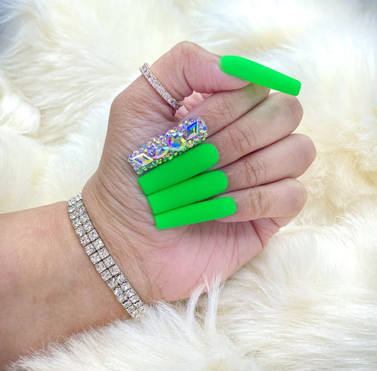 Verde Luxury press on nails